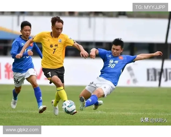 苏超焦点战：队医急救温情一幕 + 裁判争议判罚，苏州憾平连云港